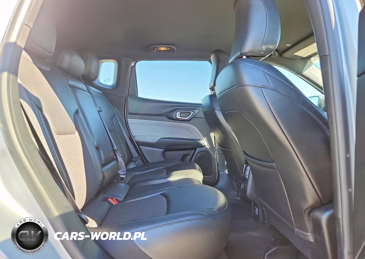 2024 Jeep Compass Latitude VIN:3C4NJDBN3RT154608 - 11