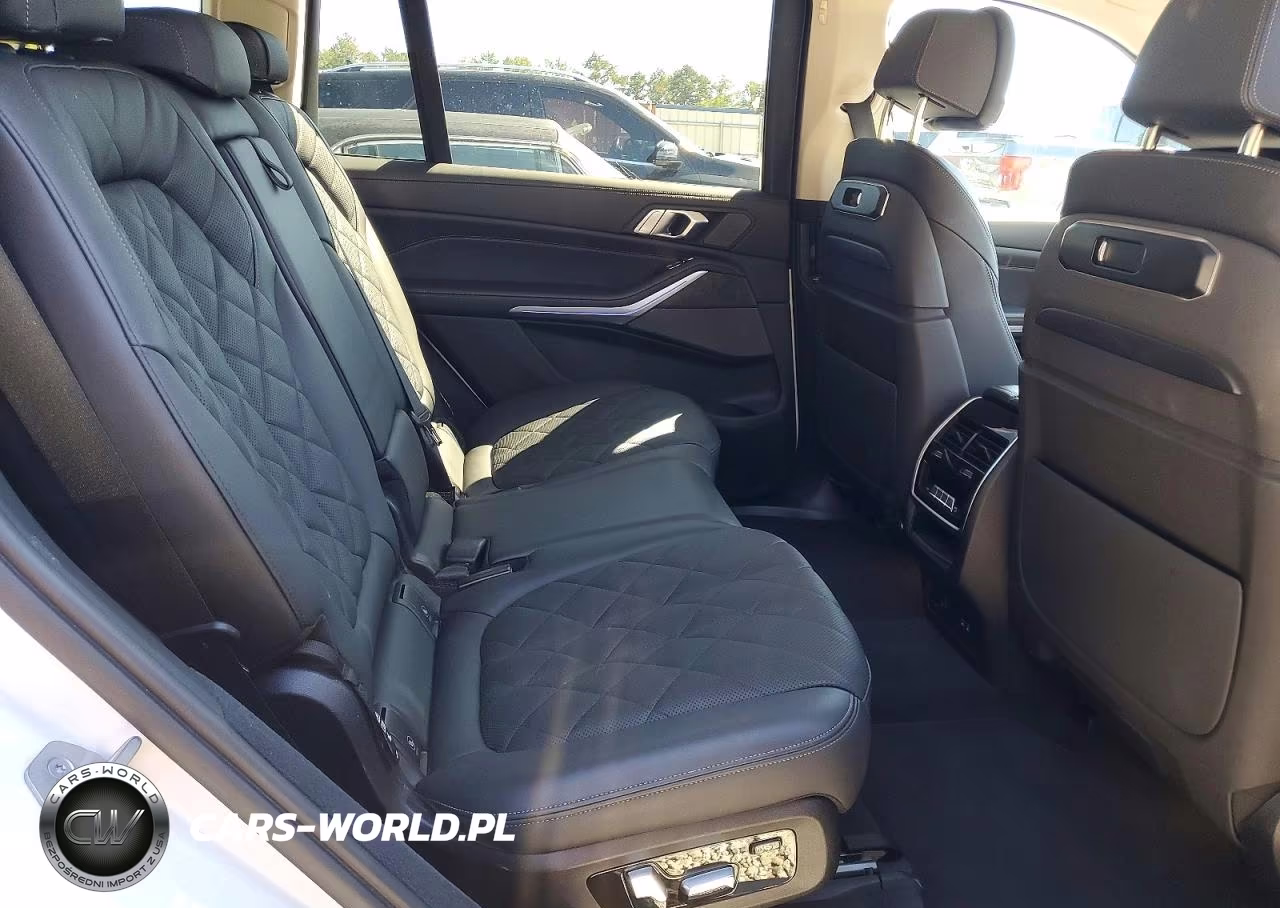 2023 BMW X7 xDrive40I VIN:5UX23EM02P9P72222 - 11