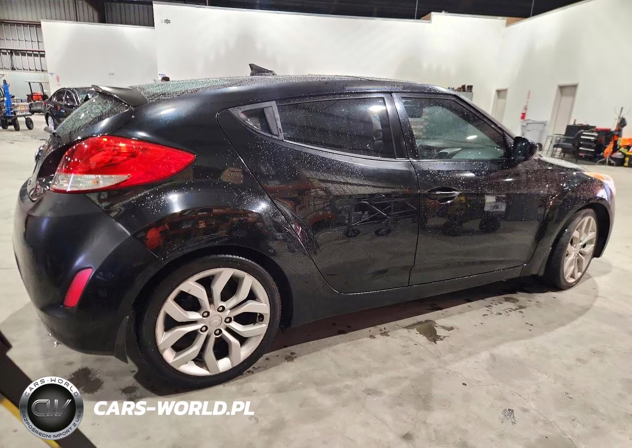 2013 Hyundai Veloster Base VIN:KMHTC6AD6DU130920 - 3