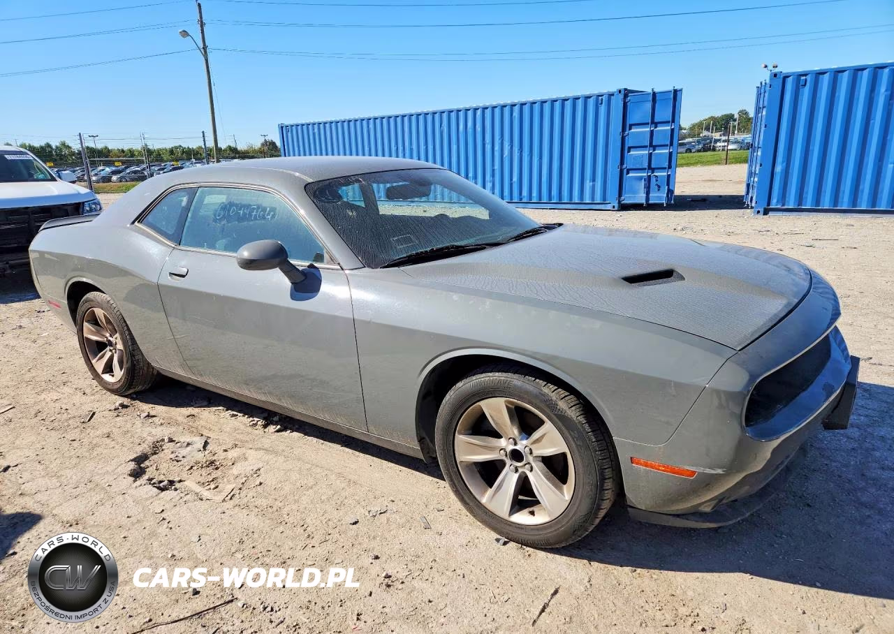 2018 Dodge Challenger Sxt VIN:2C3CDZAGXJH321918 - 4