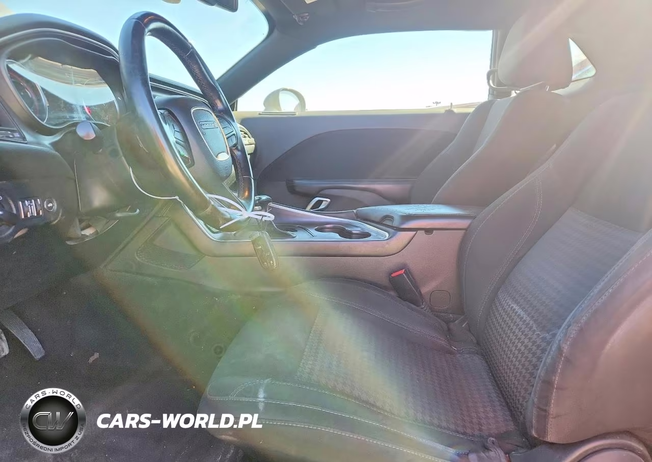 2018 Dodge Challenger Sxt VIN:2C3CDZAGXJH321918 - 7