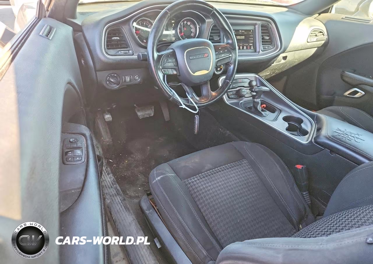 2018 Dodge Challenger Sxt VIN:2C3CDZAGXJH321918 - 8