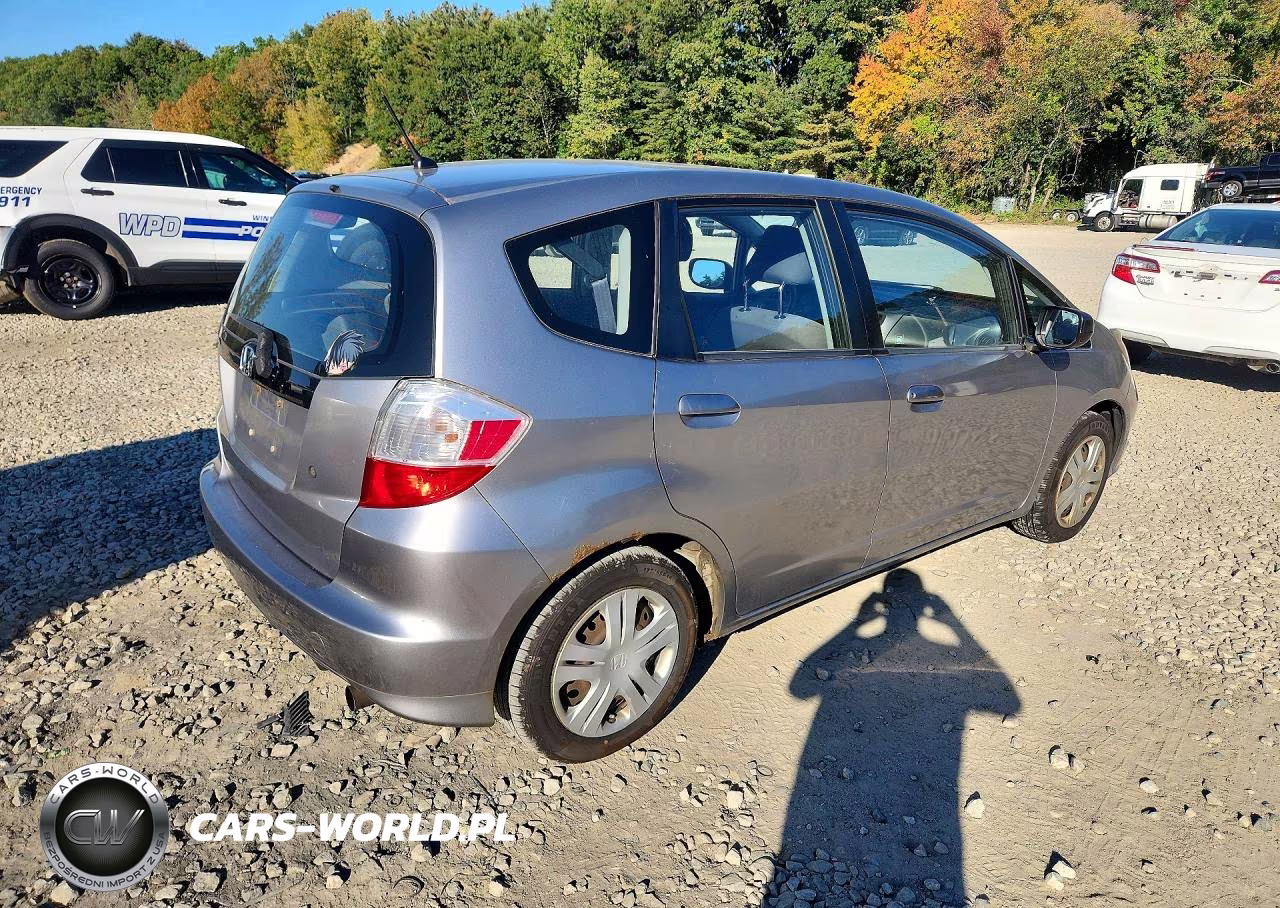 2010 Honda Fit Sport VIN:JHMGE8H21AS000677 - 3