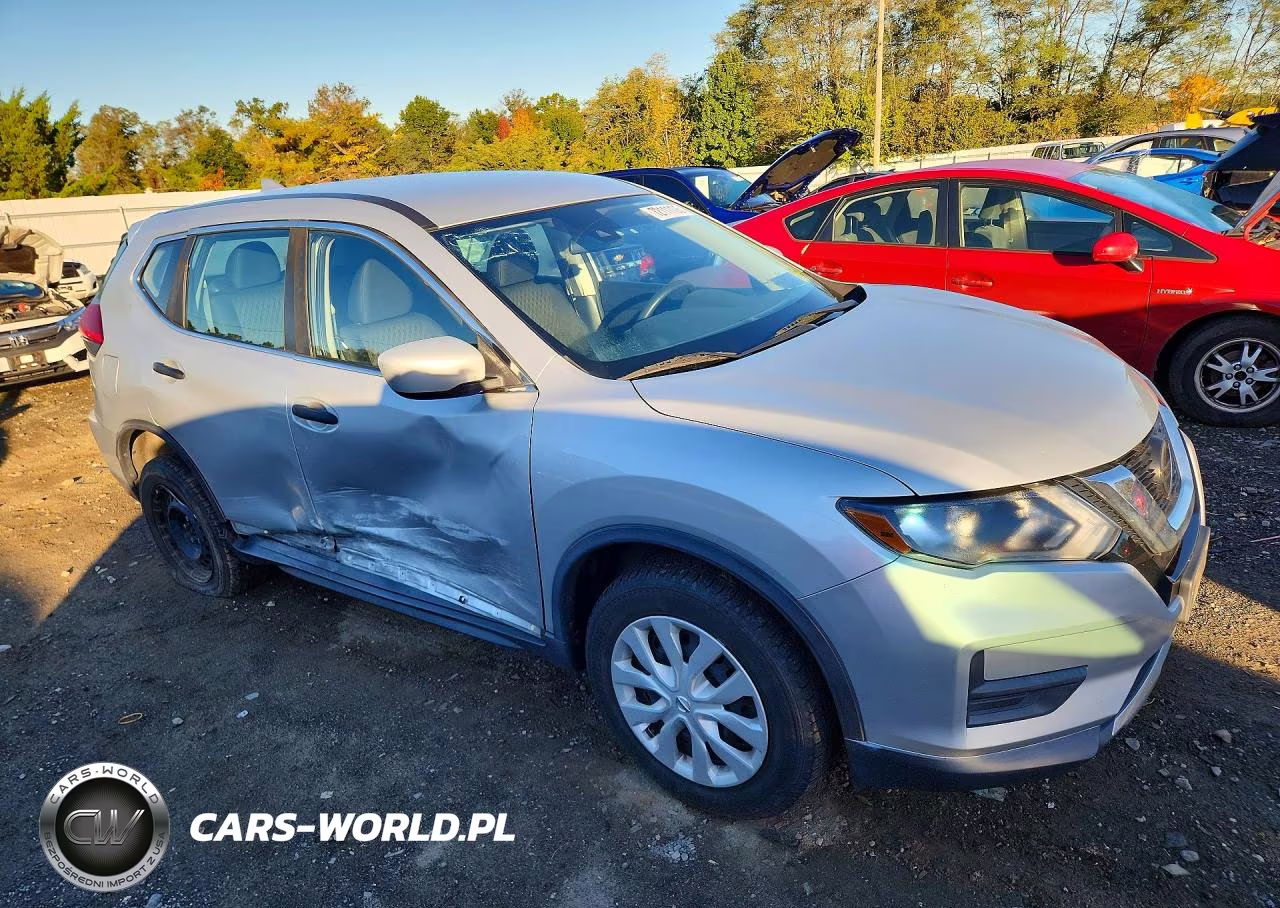 2019 Nissan Rogue S VIN:5N1AT2MV4KC748325 - 4