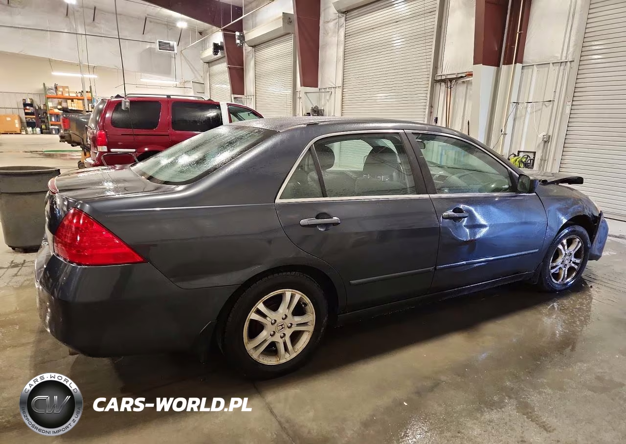 2007 Honda Accord Lx VIN:3HGCM56437G700353 - 3