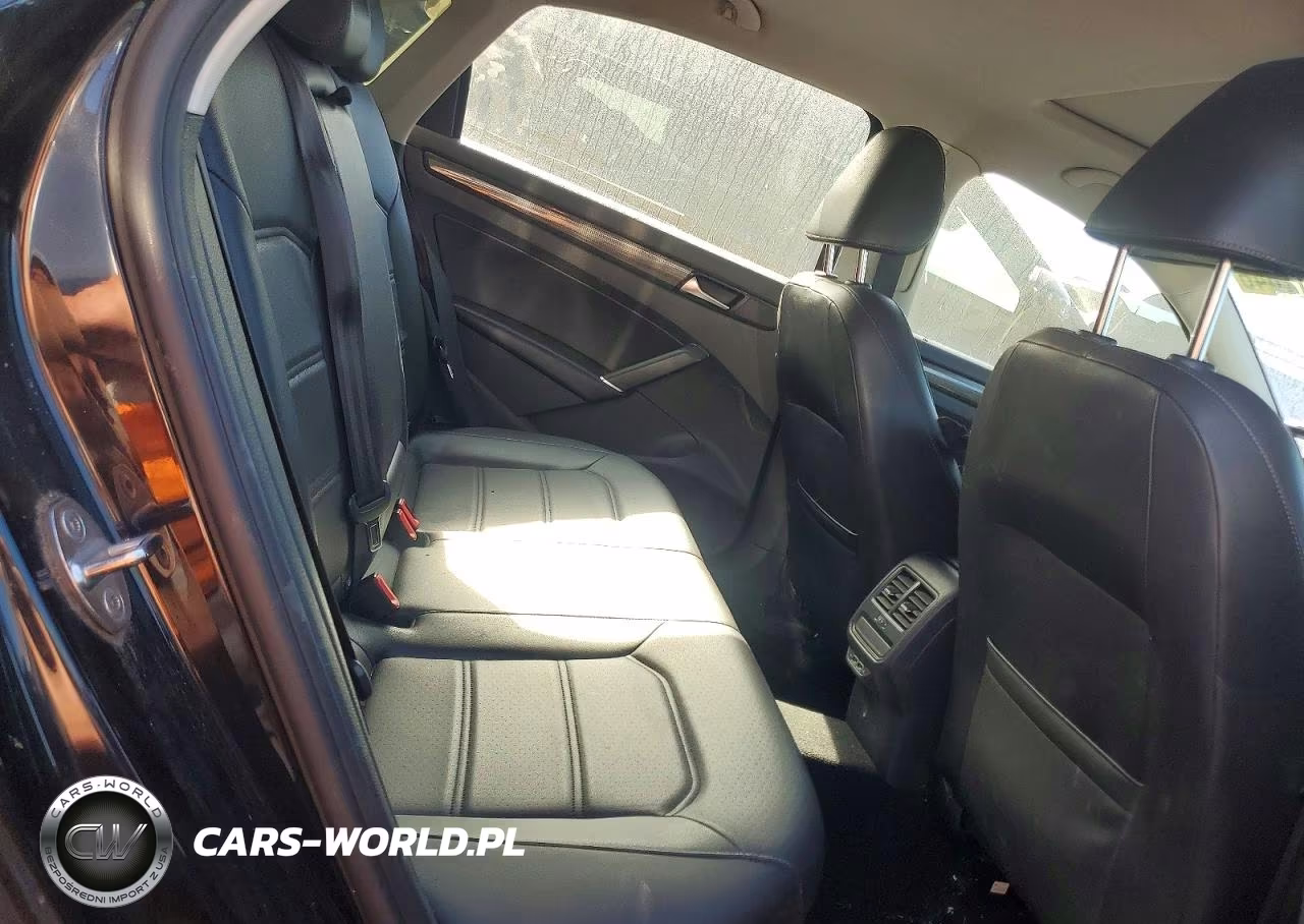 2020 Volkswagen Passat R-Line VIN:1VWMA7A34LC022759 - 10
