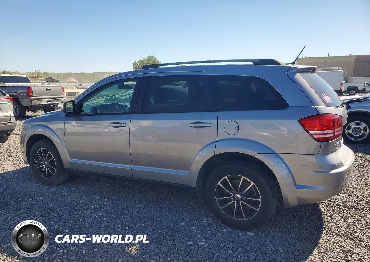 2018 Dodge Journey Se VIN:3C4PDCAB7JT243359 - 2
