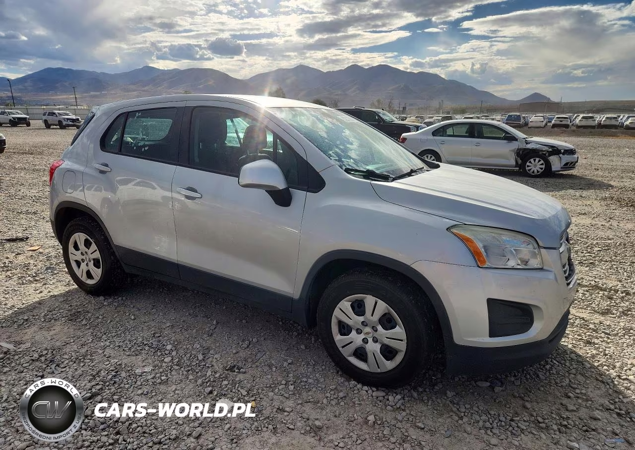 2015 Chevrolet Trax Ls VIN:3GNCJKSB7FL203295 - 4