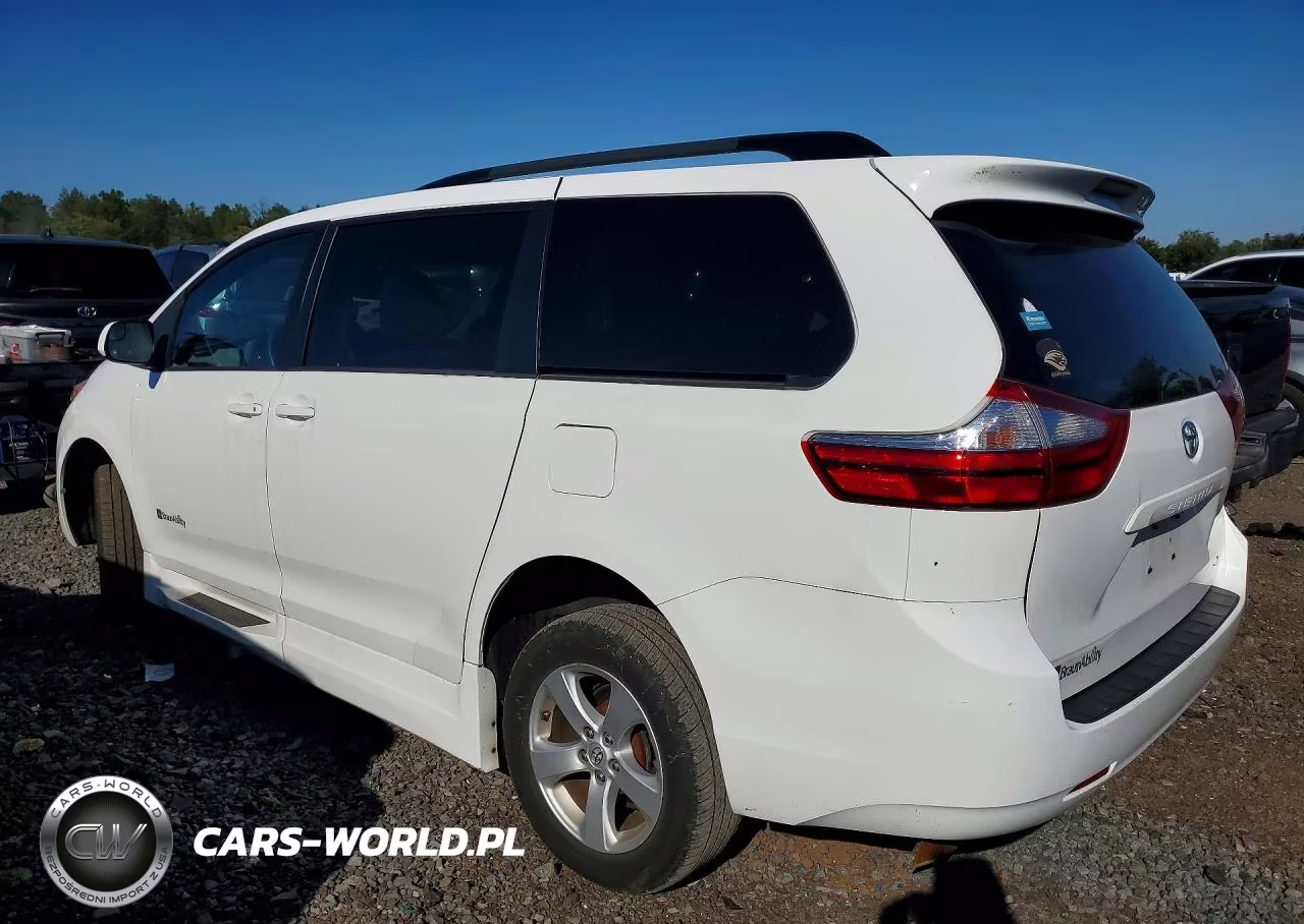 2017 Toyota Sienna Le VIN:5TDKZ3DC3HS876493 - 2