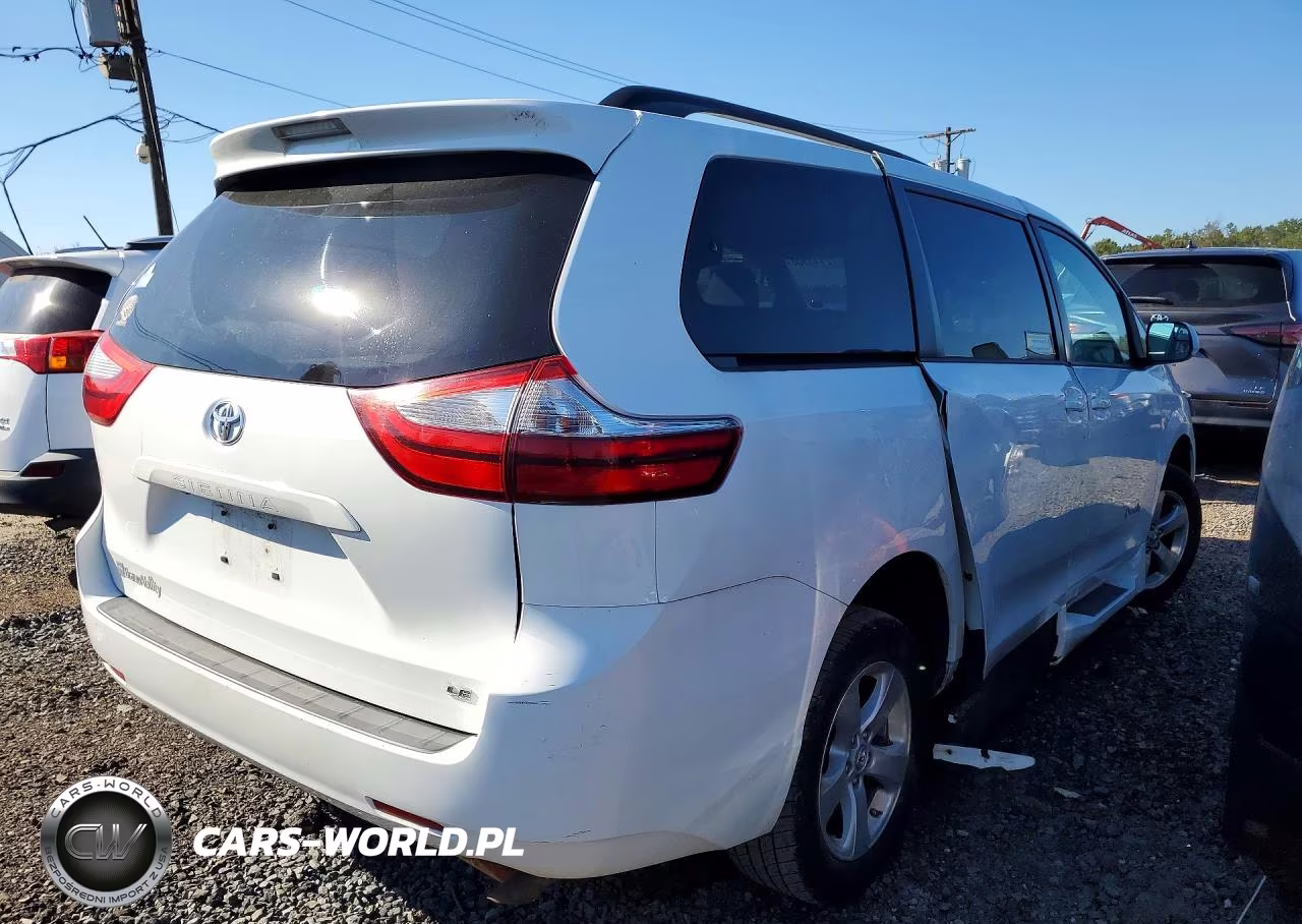 2017 Toyota Sienna Le VIN:5TDKZ3DC3HS876493 - 3