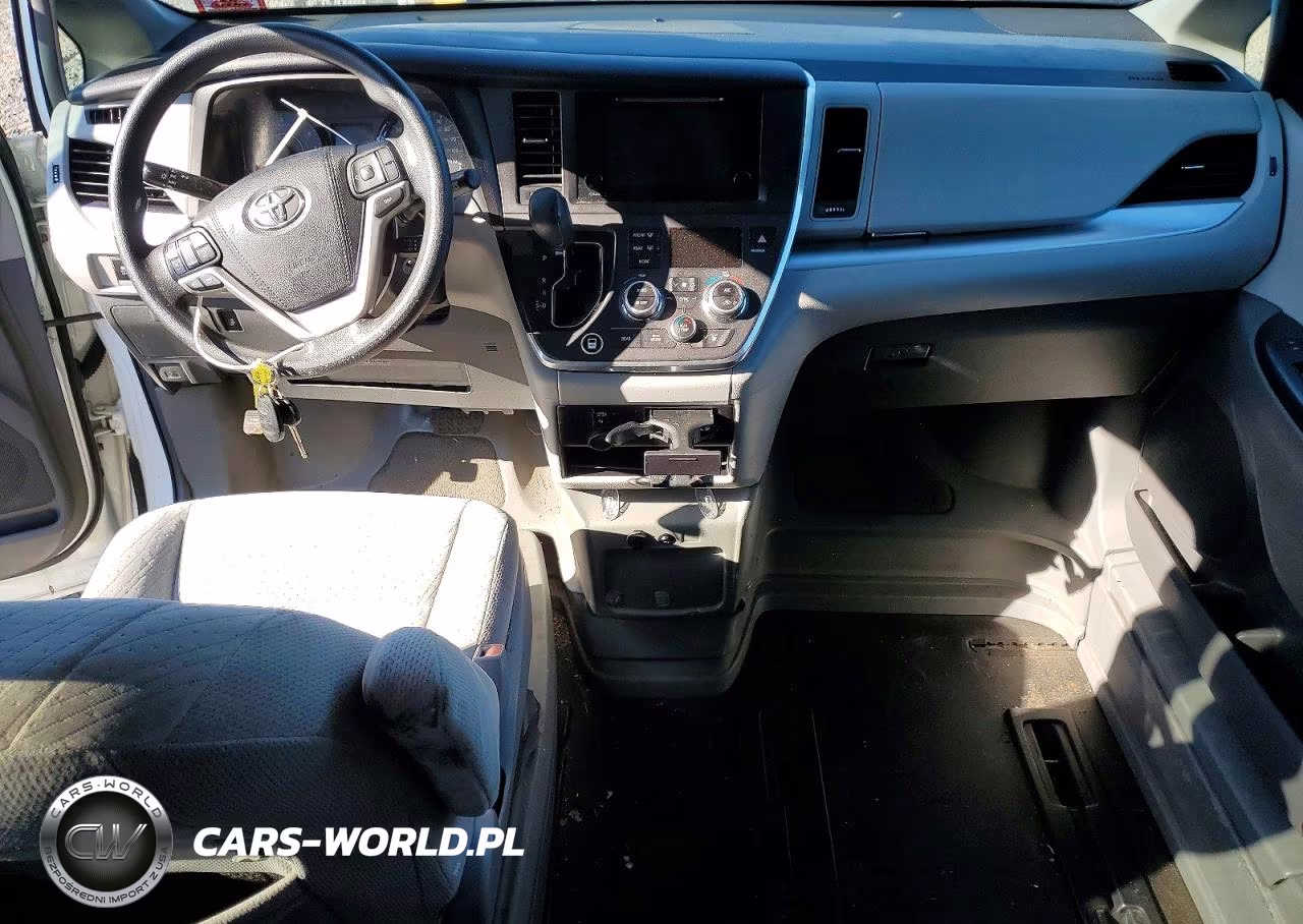 2017 Toyota Sienna Le VIN:5TDKZ3DC3HS876493 - 8