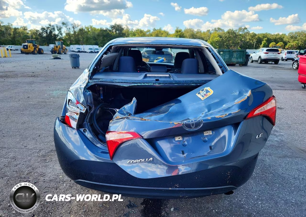 2018 Toyota Corolla Le VIN:5YFBURHE9JP837144 - 6