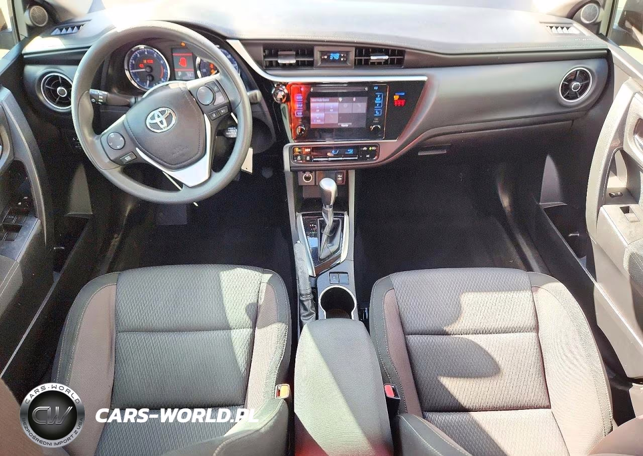 2018 Toyota Corolla Le VIN:5YFBURHE9JP837144 - 8