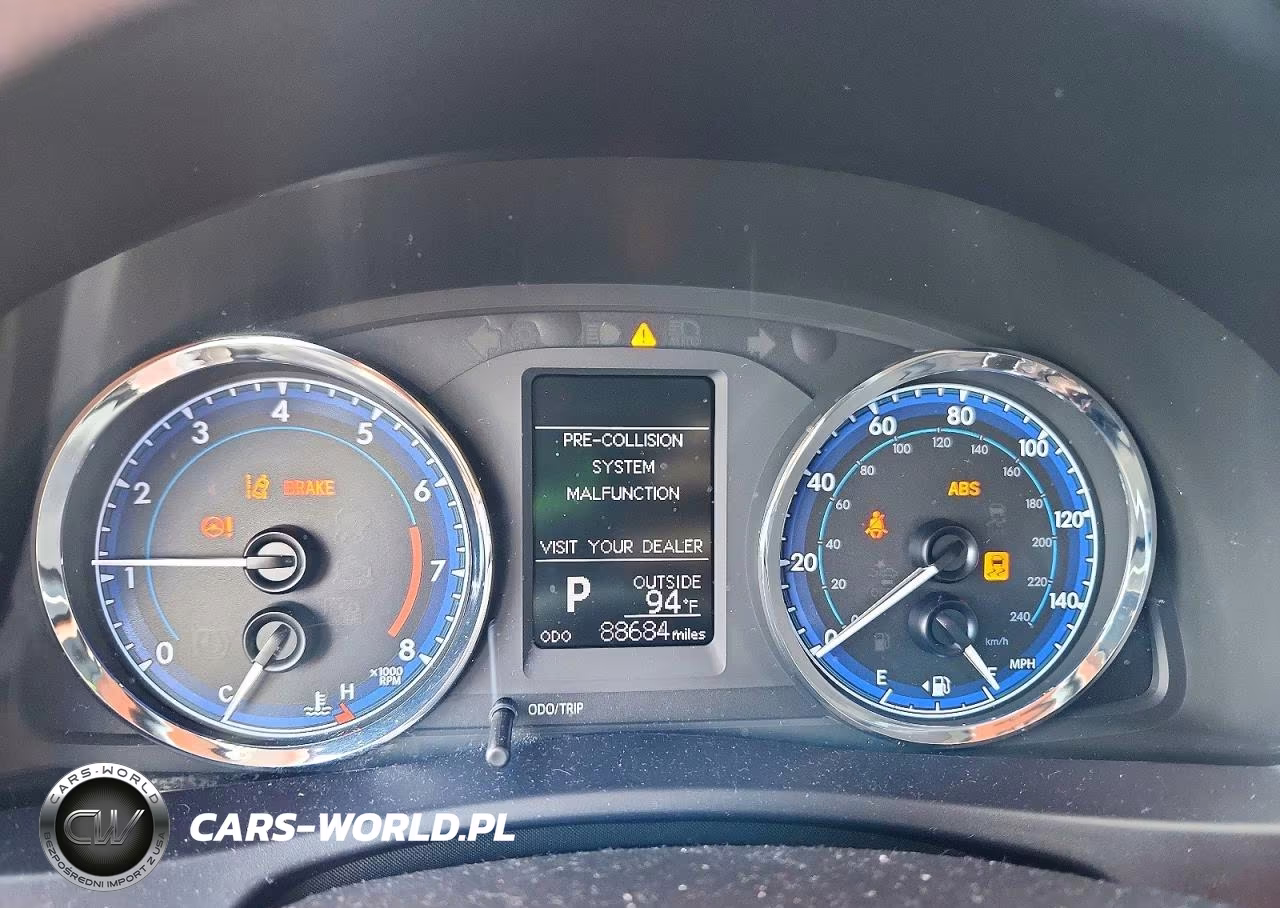 2018 Toyota Corolla Le VIN:5YFBURHE9JP837144 - 9