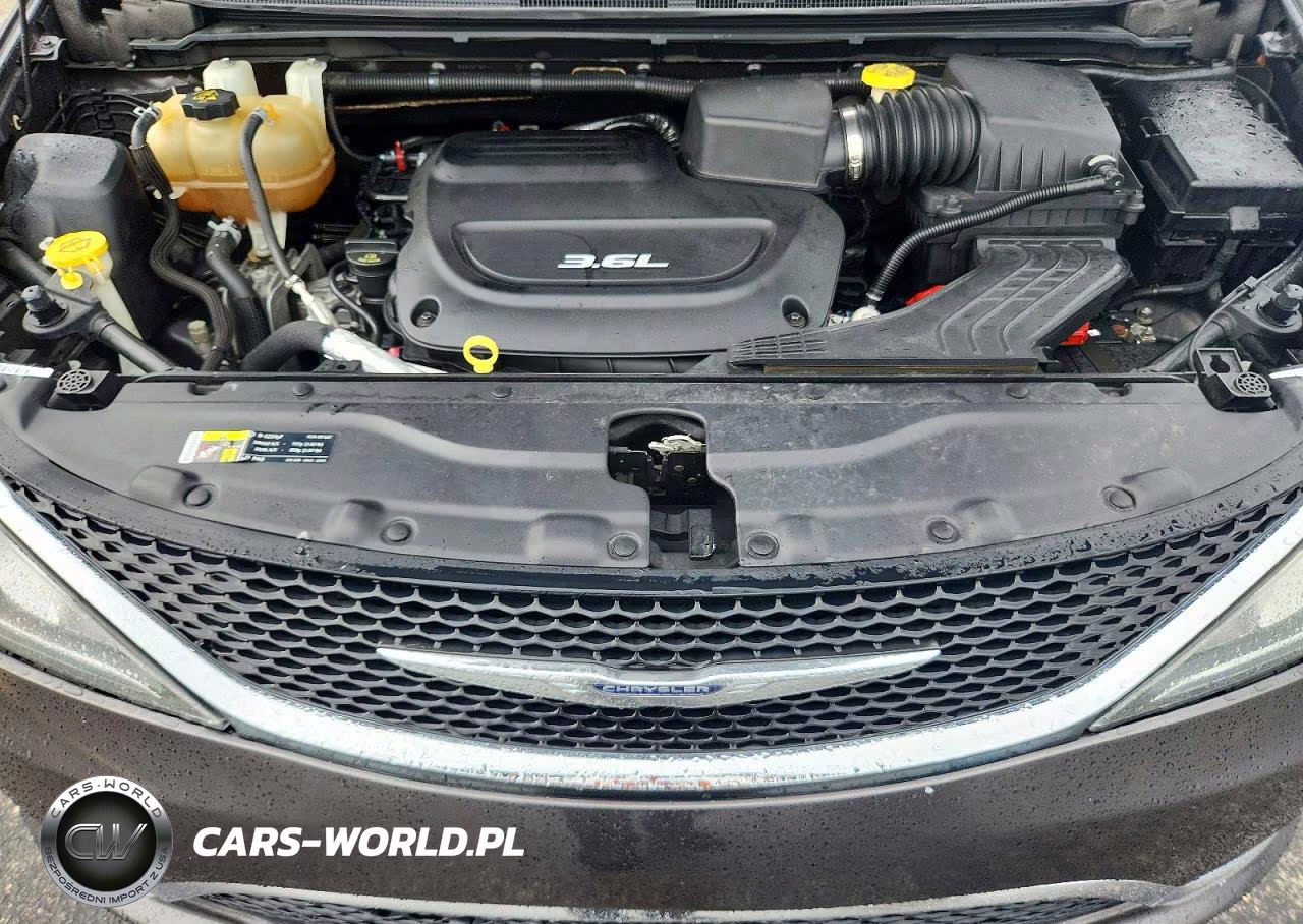 2017 Chrysler Pacifica Touring L VIN:2C4RC1BG5HR667436 - 12