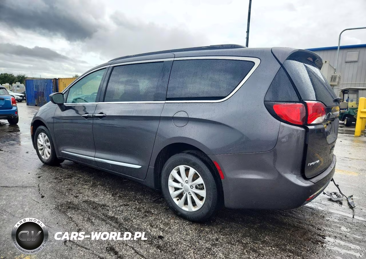2017 Chrysler Pacifica Touring L VIN:2C4RC1BG5HR667436 - 2