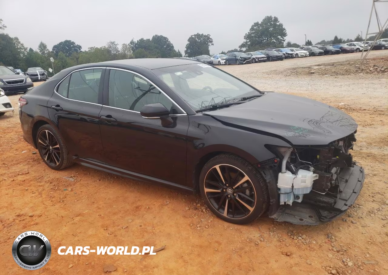 2018 Toyota Camry Xse VIN:4T1B61HK9JU502613 - 4