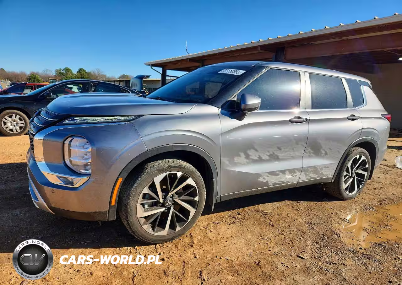 2022 Mitsubishi Outlander Se