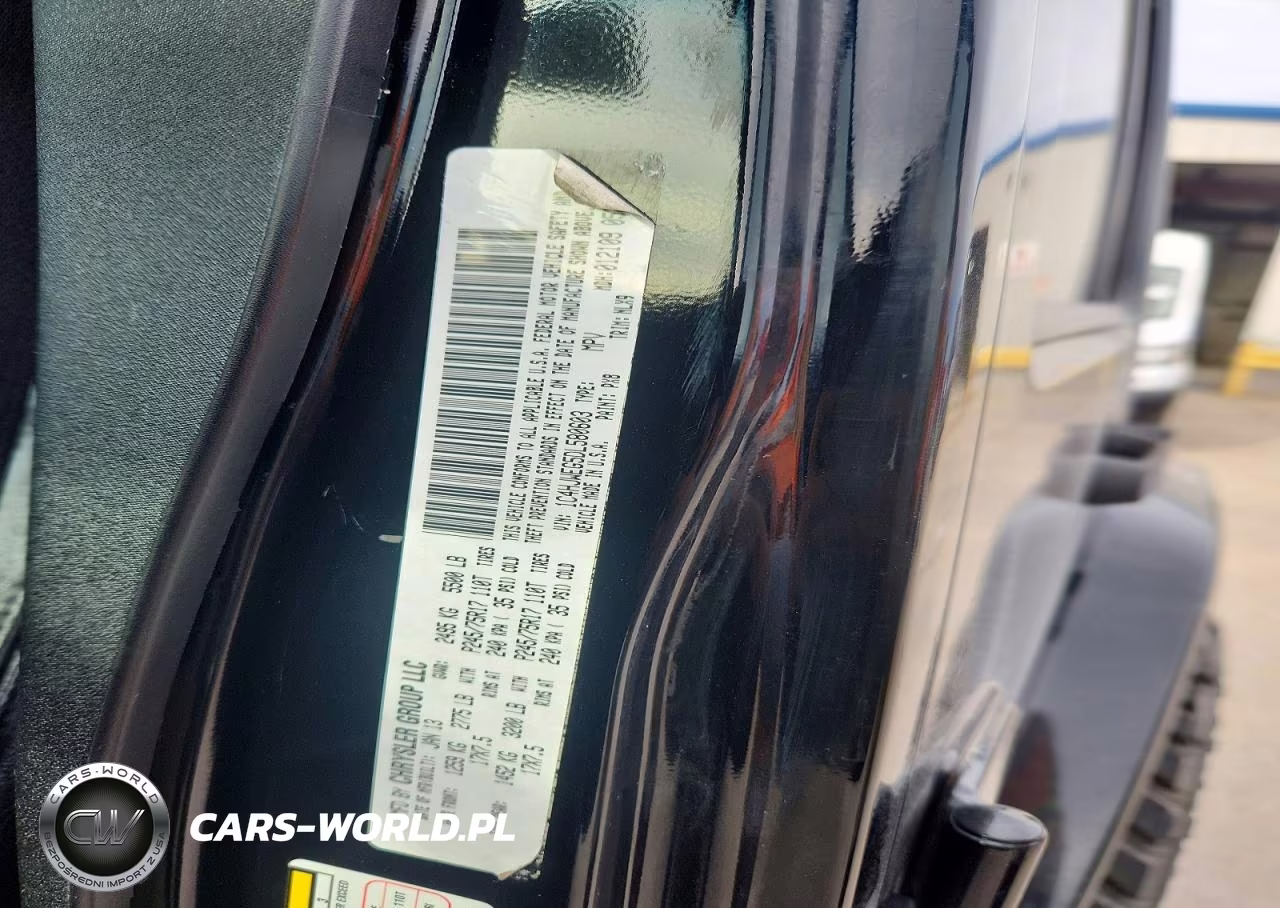 2013 Jeep Wrangler Unlimited Sahara VIN:1C4HJWEG5DL580603 - 13