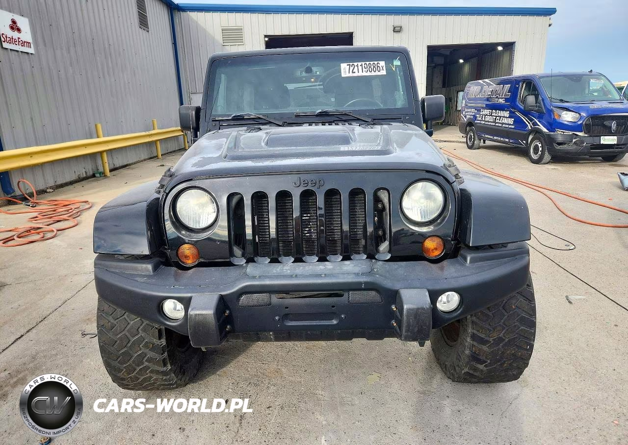 2013 Jeep Wrangler Unlimited Sahara VIN:1C4HJWEG5DL580603 - 5