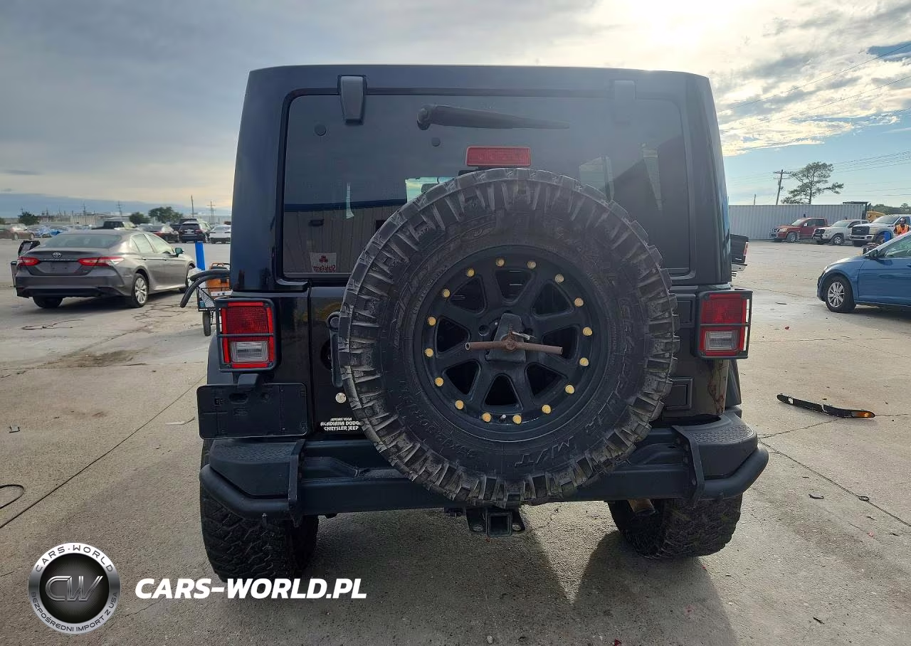 2013 Jeep Wrangler Unlimited Sahara VIN:1C4HJWEG5DL580603 - 6