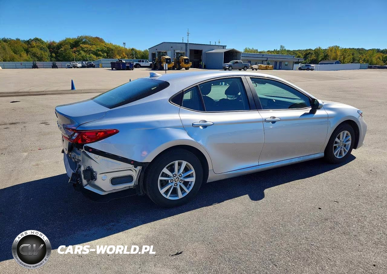 2026 Toyota Camry Le VIN:4T1DAACK7TU696804 - 3