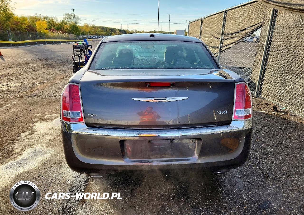 2014 Chrysler 300 VIN:2C3CCARG8EH328784 - 6
