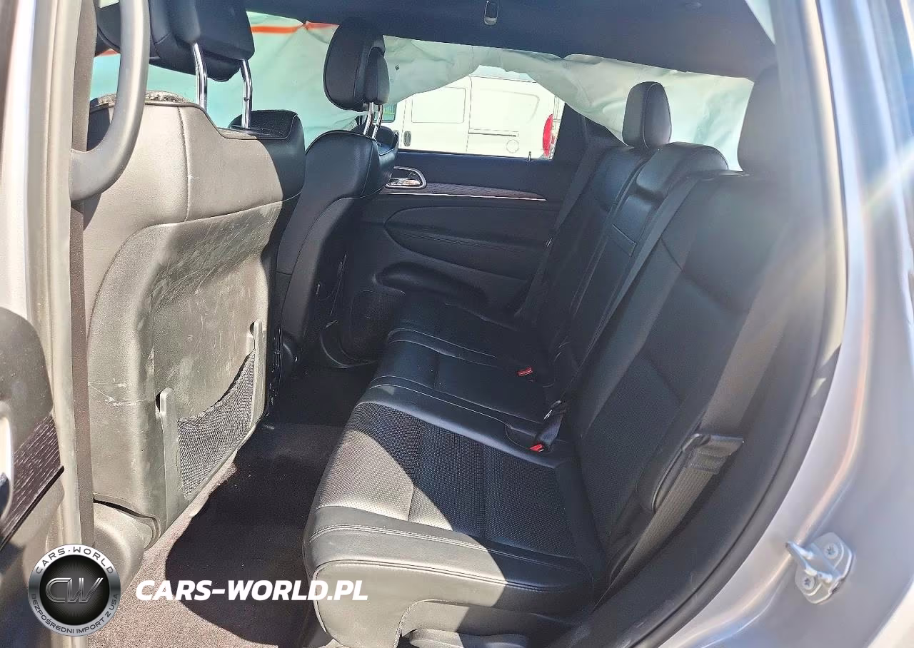2018 Jeep Grand Cherokee Overland VIN:1C4RJECG7JC442641 - 11