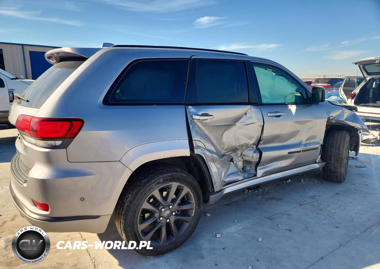 2018 Jeep Grand Cherokee Overland VIN:1C4RJECG7JC442641 - 3