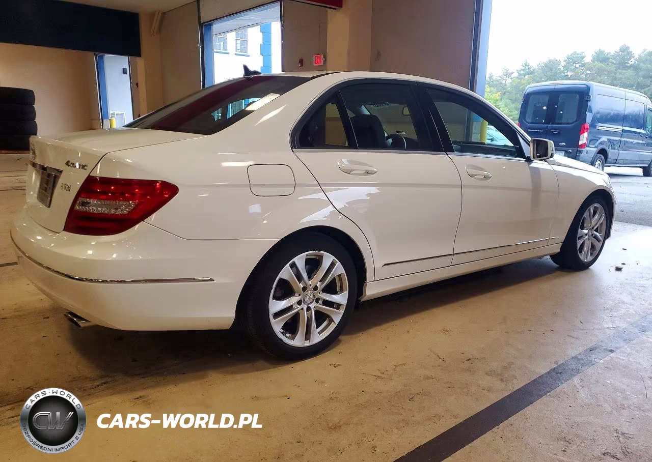 2013 Mercedes-Benz C 300 4Matic VIN:WDDGF8AB6DR270112 - 3