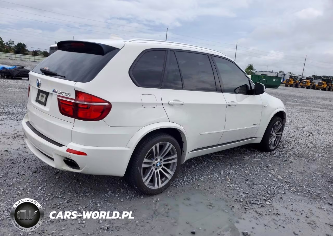 2013 BMW X5 xDrive50I VIN:5UXZV8C59DL426917 - 3