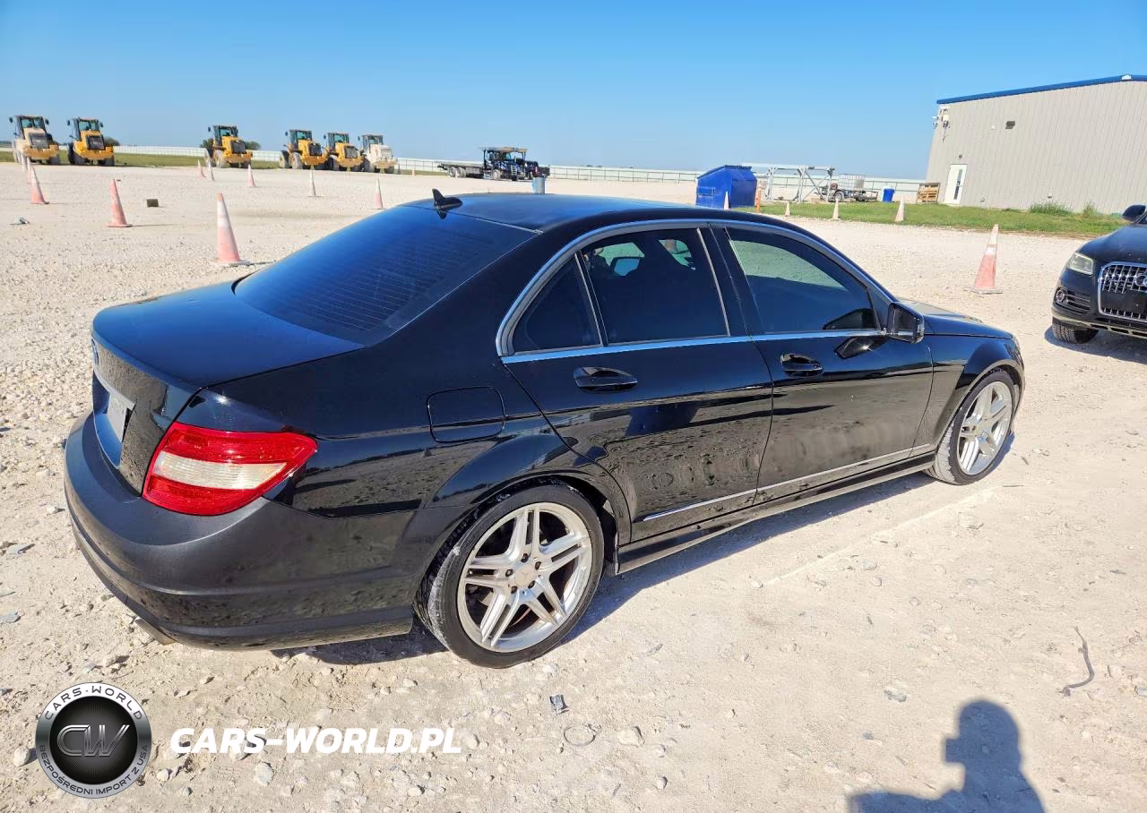 2011 Mercedes-Benz C 300 VIN:WDDGF5EB4BF635426 - 3