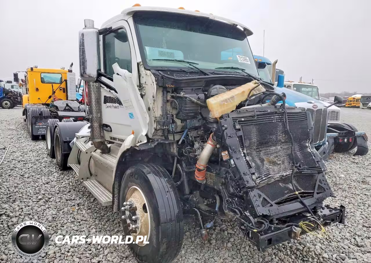 2016 Peterbilt 579 Semi Truck