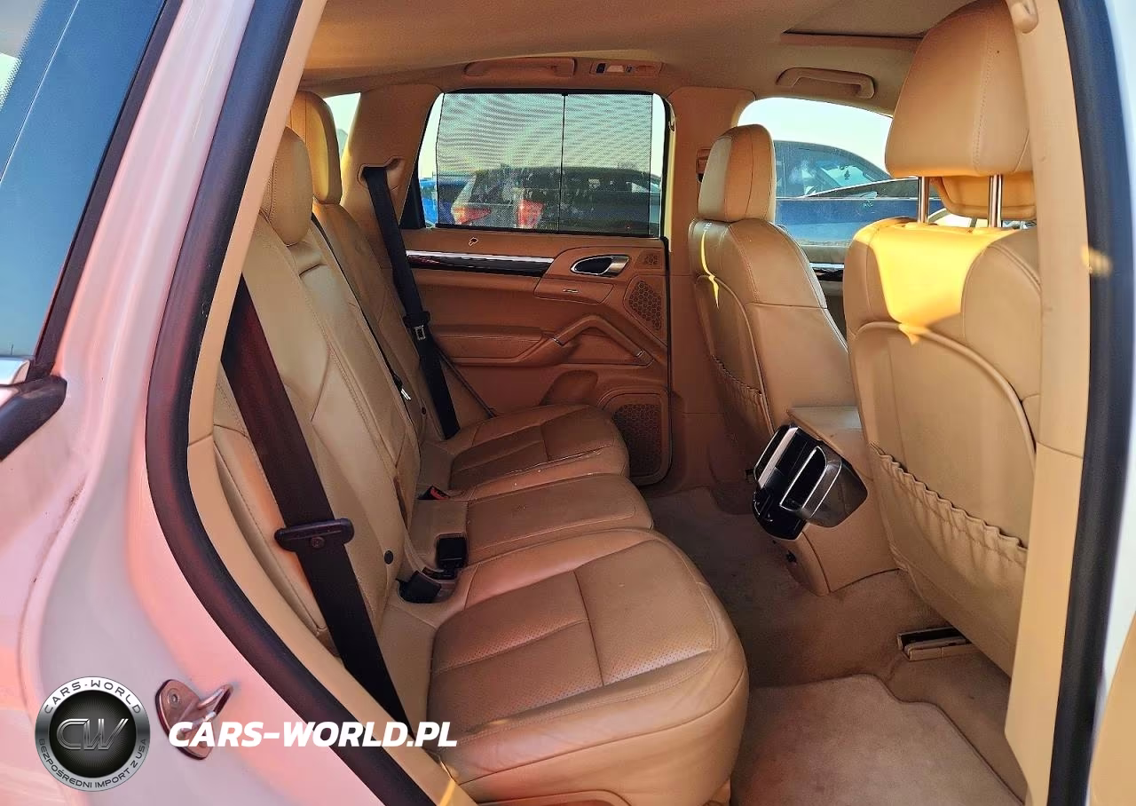 2014 Porsche Cayenne VIN:WP1AA2A25ELA01310 - 11