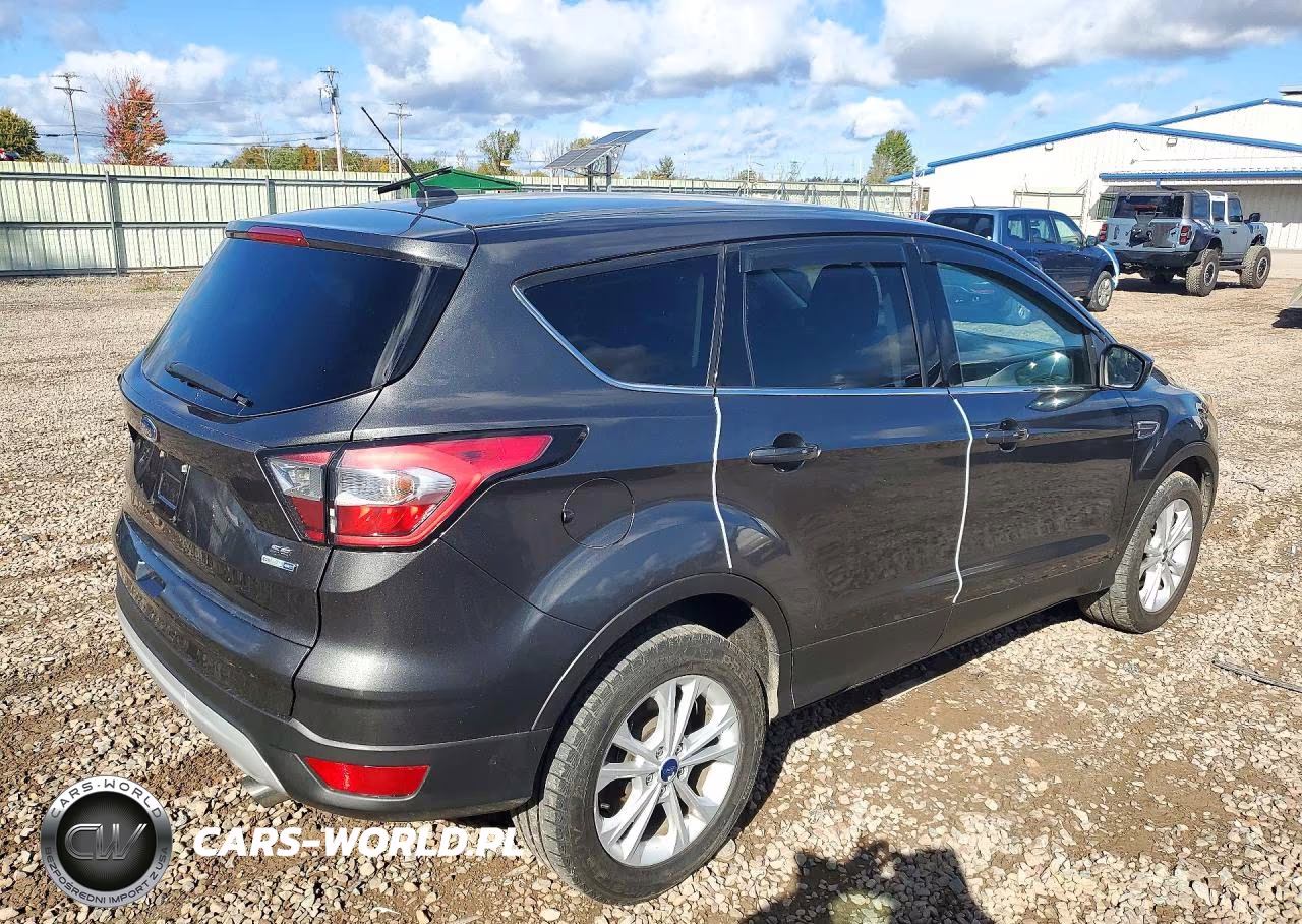 2017 Ford Escape Se VIN:1FMCU9GD2HUC75433 - 3