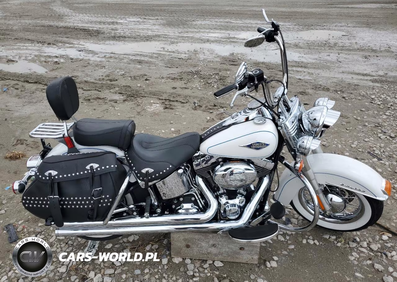 2013 Harley-Davidson Flstc Heritage Softail Classic VIN:1HD1BWV15DB032941 - 1