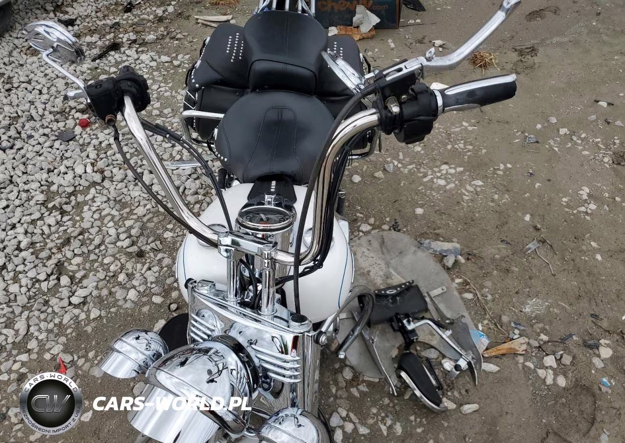 2013 Harley-Davidson Flstc Heritage Softail Classic VIN:1HD1BWV15DB032941 - 5