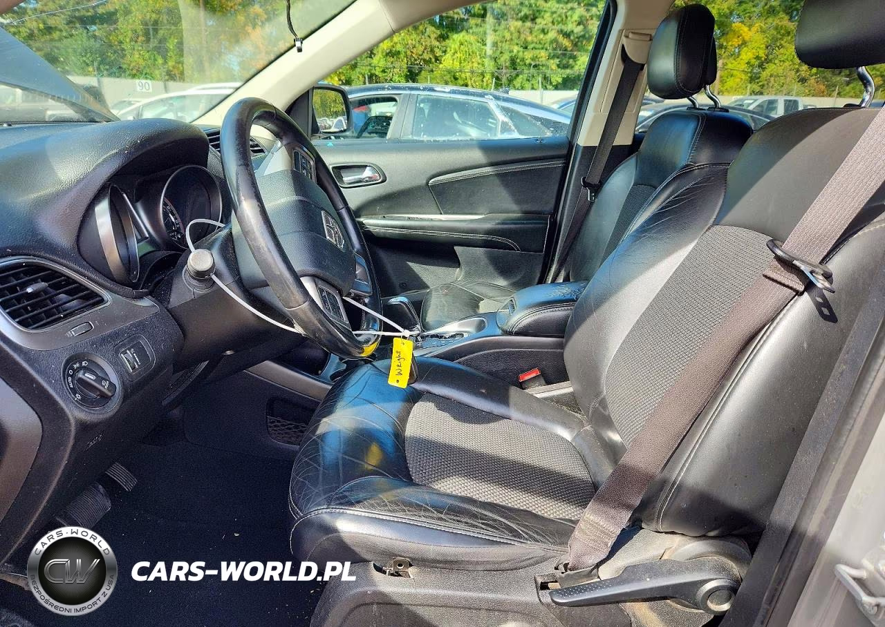 2019 Dodge Journey Crossroad VIN:3C4PDDGG9KT759295 - 7
