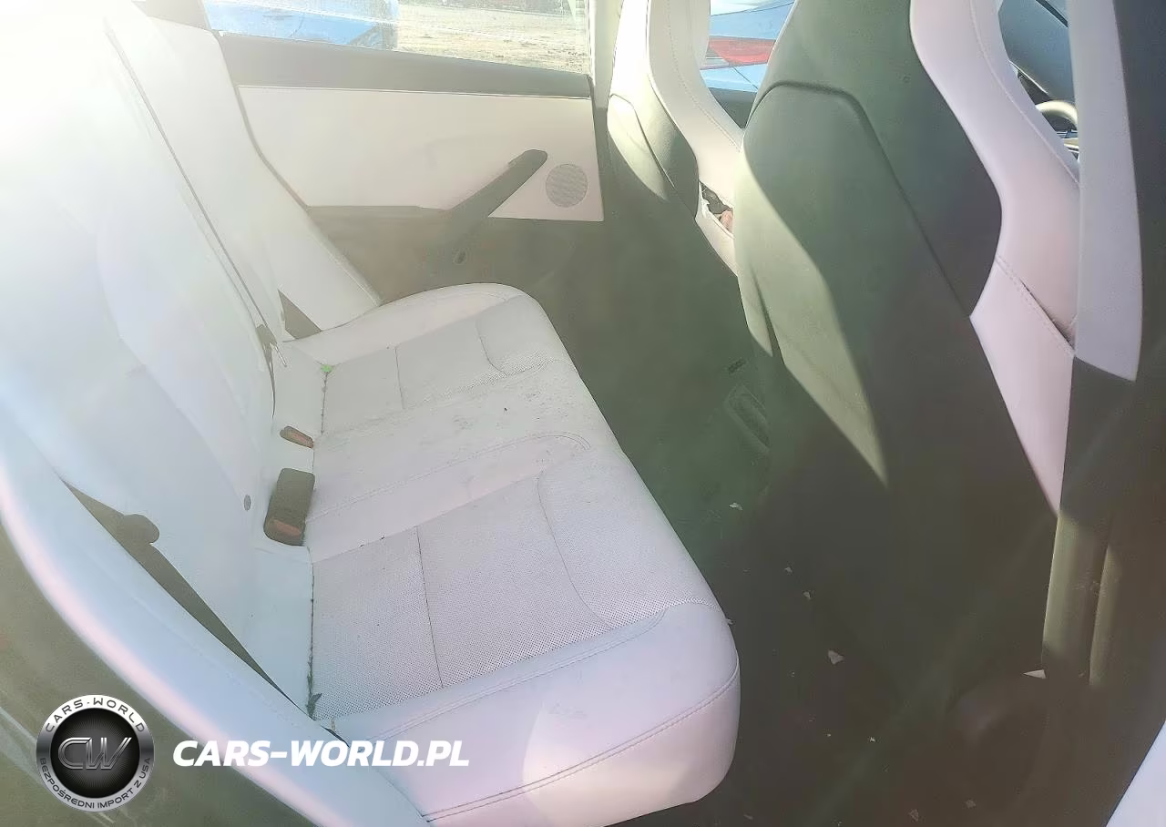 2025 Tesla Model 3 VIN:5YJ3E1ET0SF926510 - 10