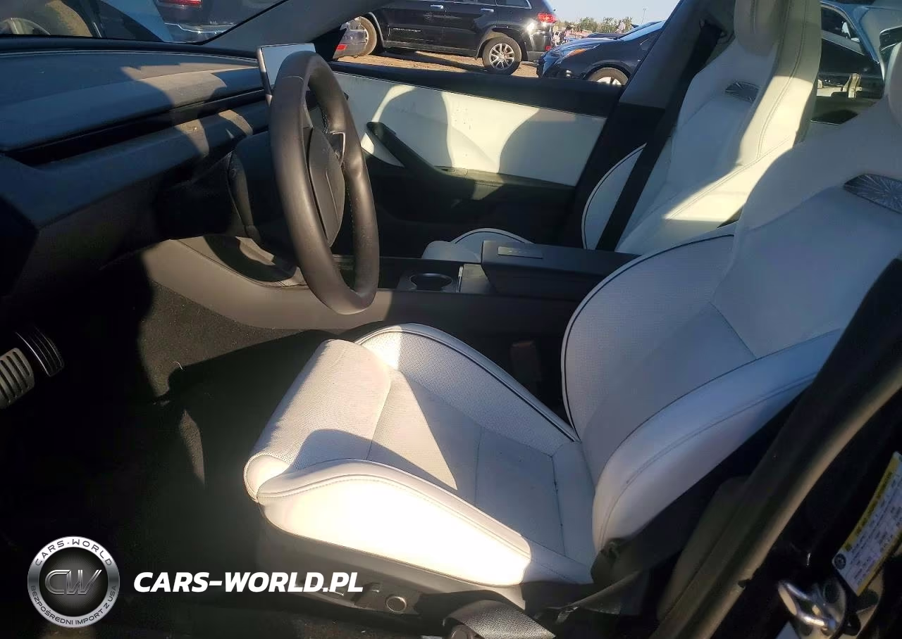 2025 Tesla Model 3 VIN:5YJ3E1ET0SF926510 - 7