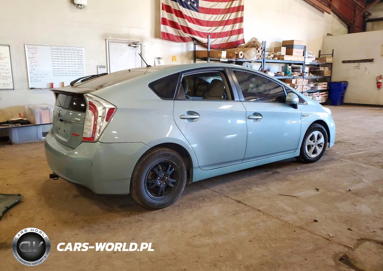 2014 Toyota Prius Two VIN:JTDKN3DU5E1849695 - 3
