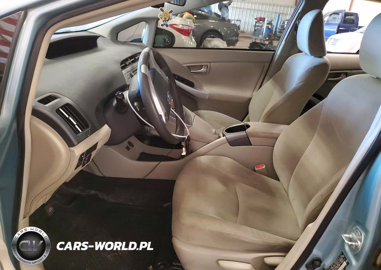 2014 Toyota Prius Two VIN:JTDKN3DU5E1849695 - 7