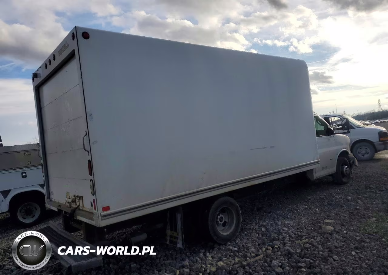 2018 GMC Savana Box Truck VIN:7GZ37TCG9JN003814 - 3