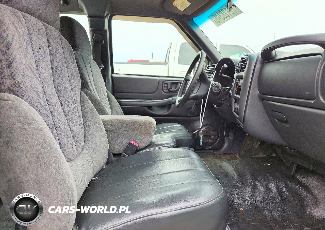 2002 GMC Sonoma VIN:1GTCS19W028200241 - 10