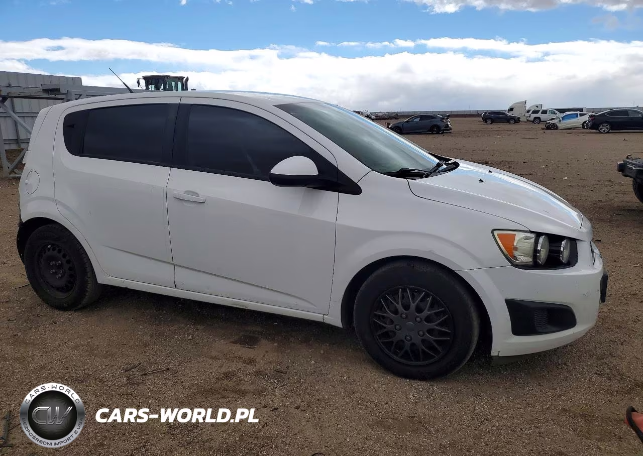 2014 Chevrolet Sonic Ls VIN:1G1JA6SGXE4118094 - 4