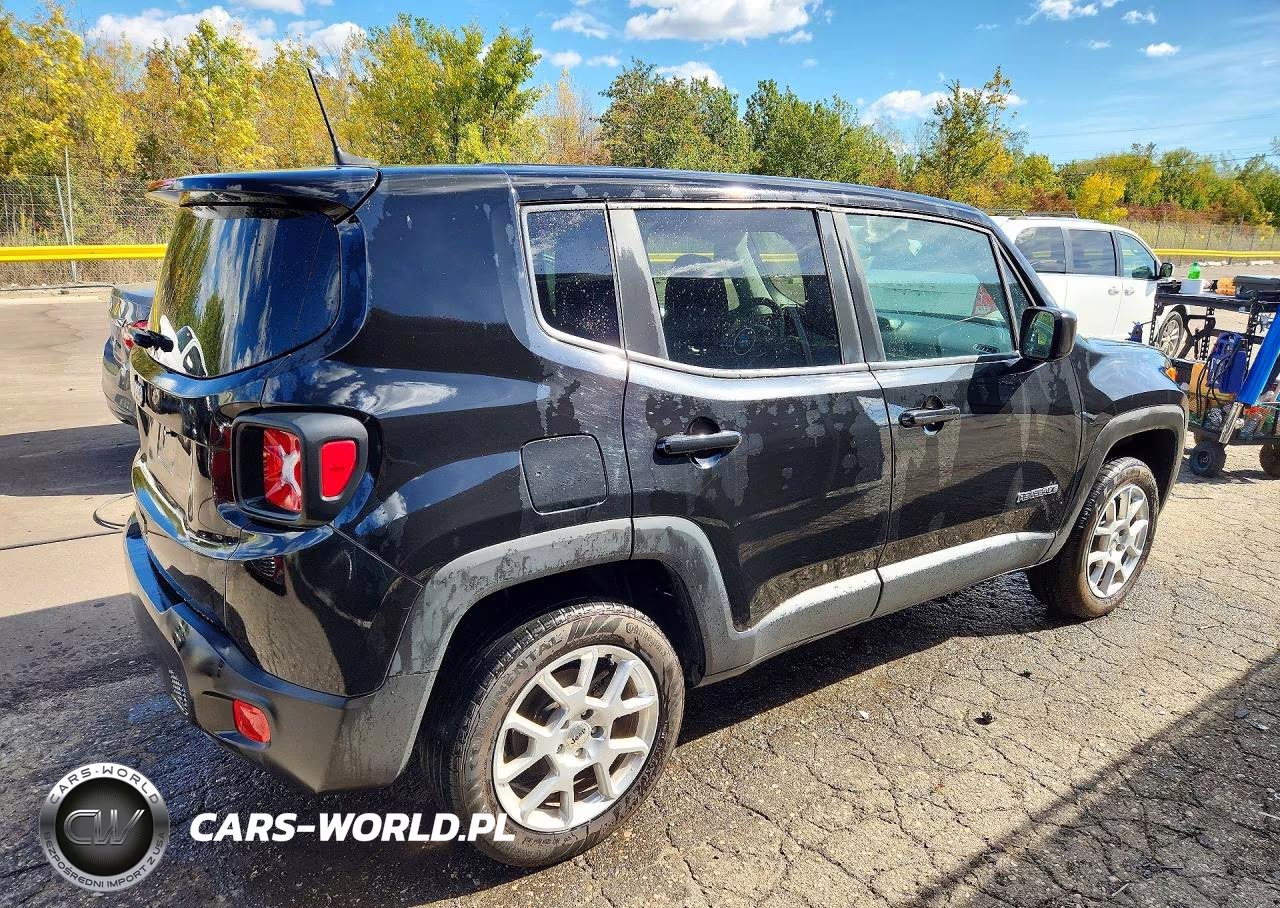 2023 Jeep Renegade Latitude VIN:ZACNJDB10PPP70278 - 3