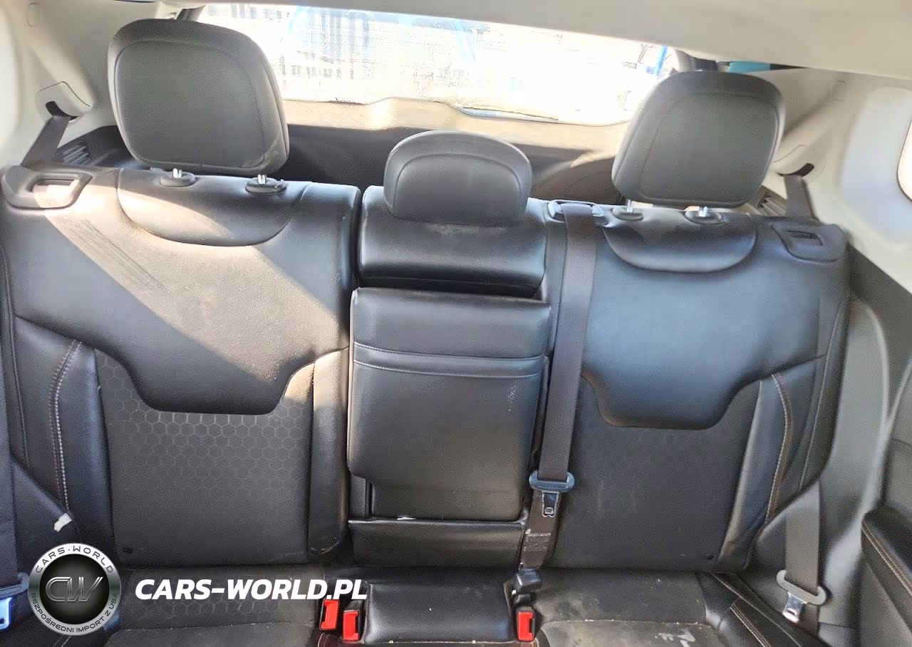 2020 Jeep Compass Latitude VIN:3C4NJDBB4LT131982 - 10