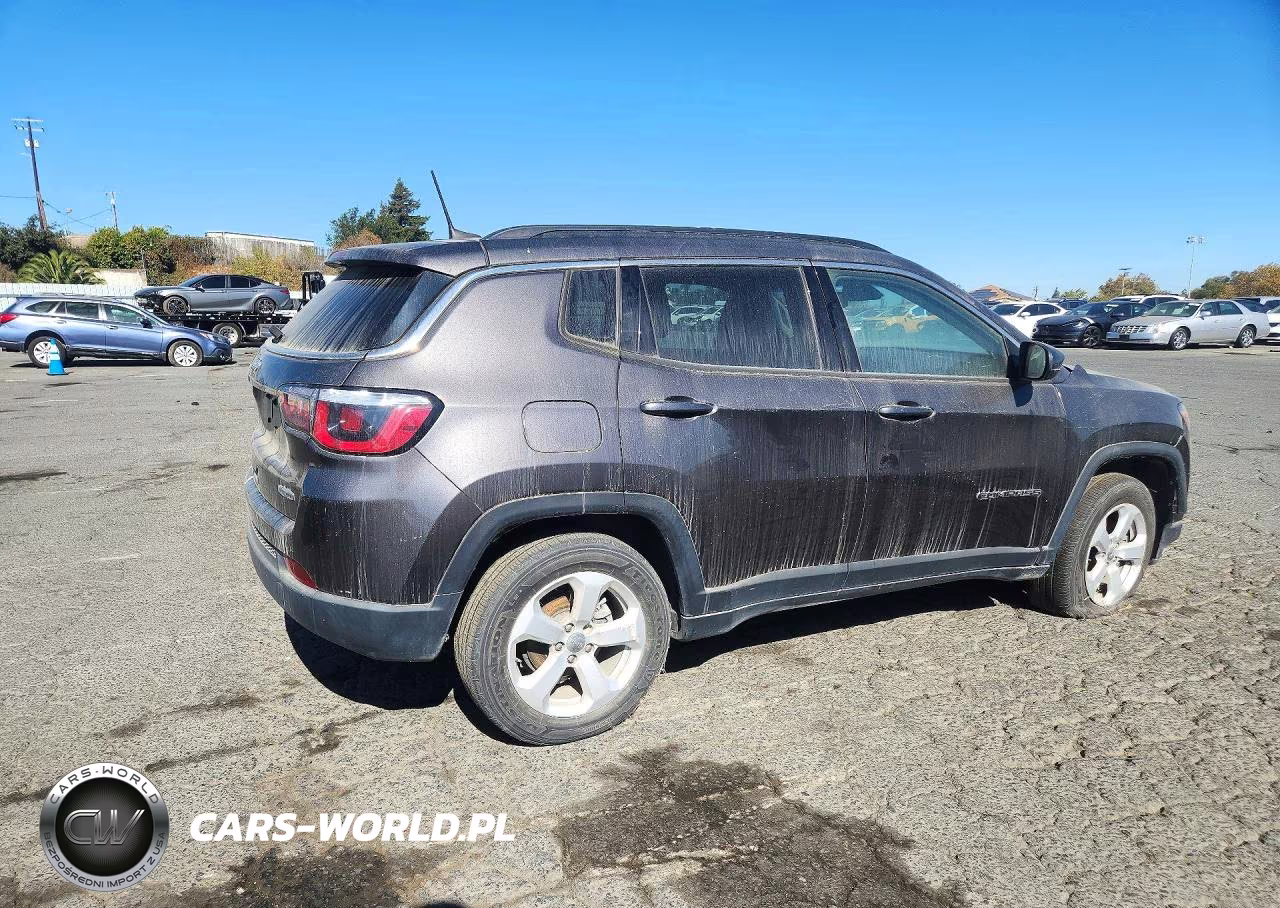 2020 Jeep Compass Latitude VIN:3C4NJDBB4LT131982 - 3