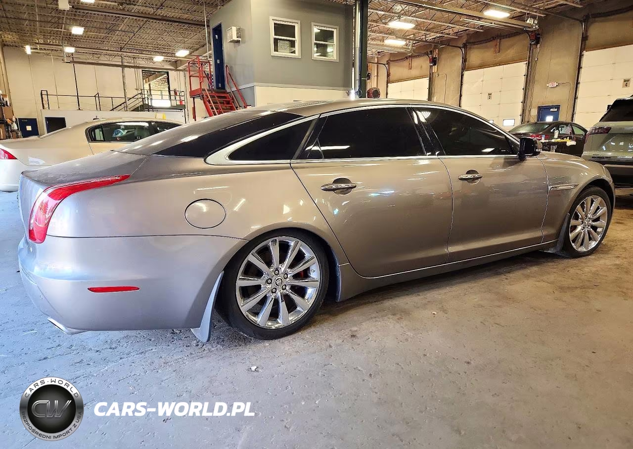 2011 Jaguar Xjl VIN:SAJWA2GB4BLV06749 - 3