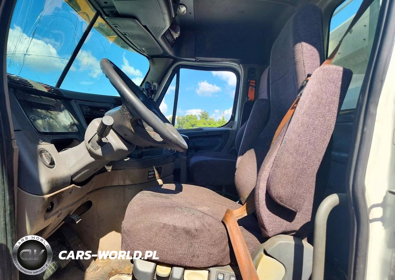 2014 Freightliner Cascadia Semi Truck VIN:3AKJGEBG1ESFS2178 - 7
